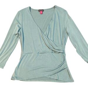 Vince Camuto XS Green Elegant Green Wrap Top w/ 3/4 sleeves.